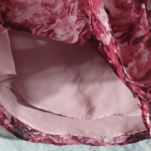 White House Black Market Sleeveless Pink Floral Tie Neck Blouse SZ 4 - Picture 3 of 7